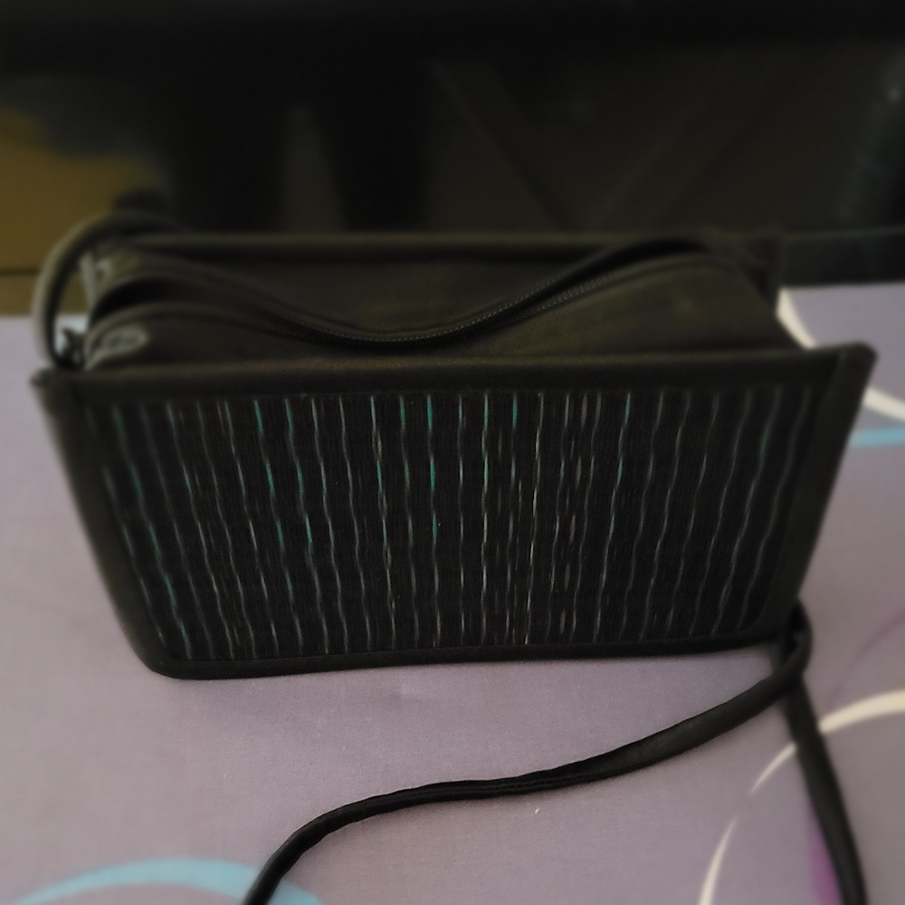 Small purse. Green GREAT FOR HOLIDAY